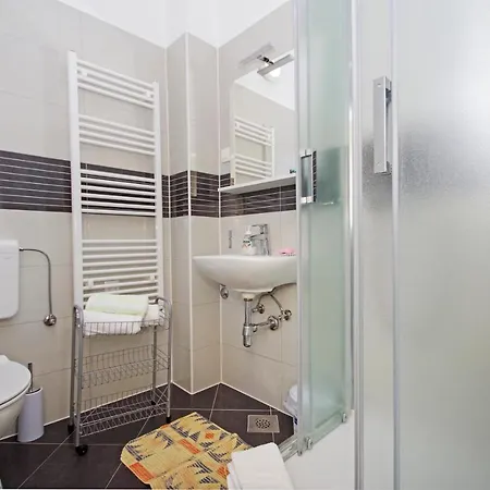 Srzic * מאקרסקה