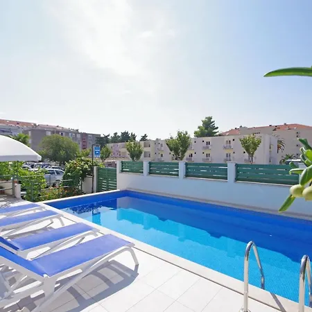 Srzic * מאקרסקה