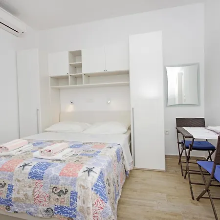 Srzic Apartment *