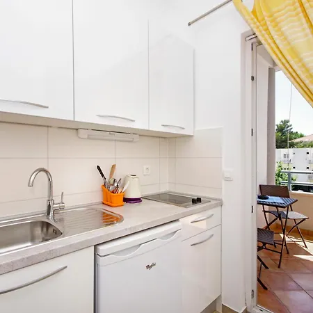 Srzic Apartment Makarska