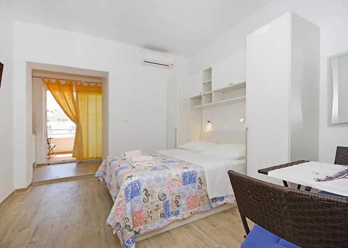 Srzic Apartamento *